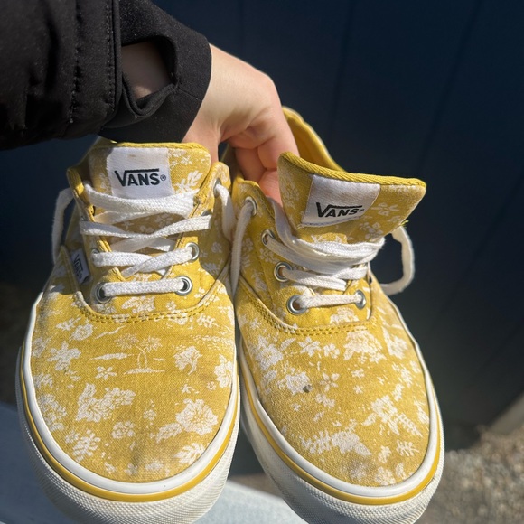 Vans - Picture 8 of 9